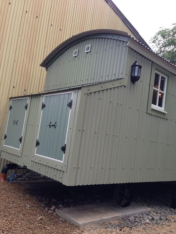 Posh Huts Farmstay Falstone Buitenkant foto