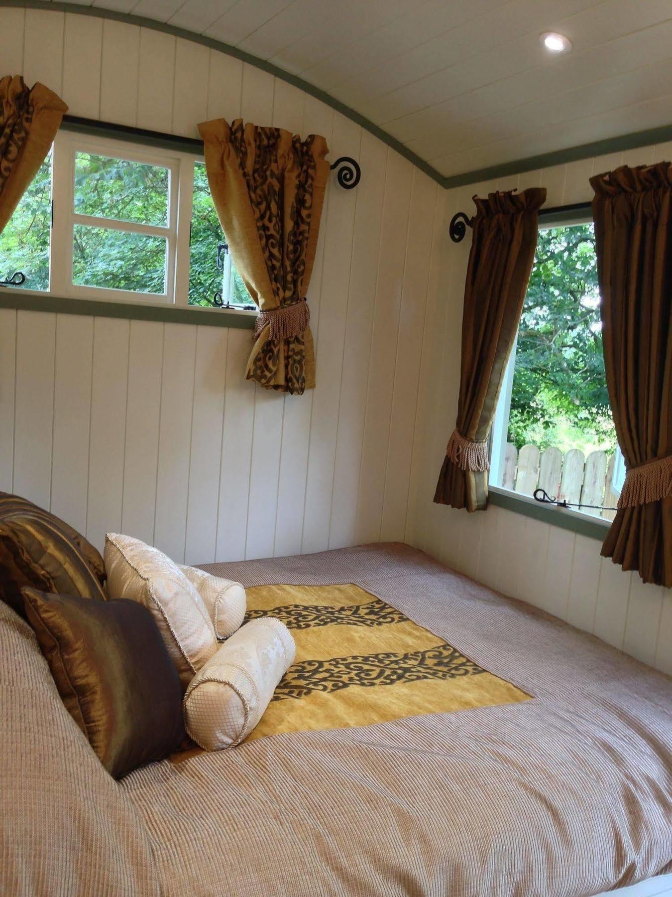 Posh Huts Farmstay Falstone Buitenkant foto
